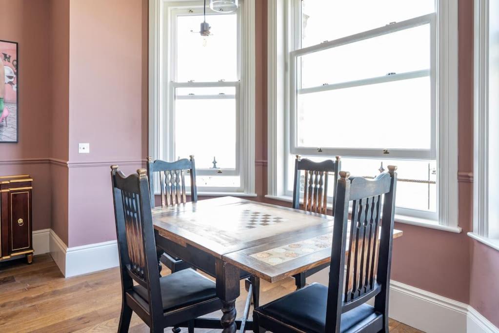 Stylish Beachfront Apartment, Sweeping Ocean Views And Luxury Touches Herne Bay Exteriér fotografie